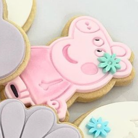 Plastic Cookie Cutter + Fondant Embosser – Peppa Pig
