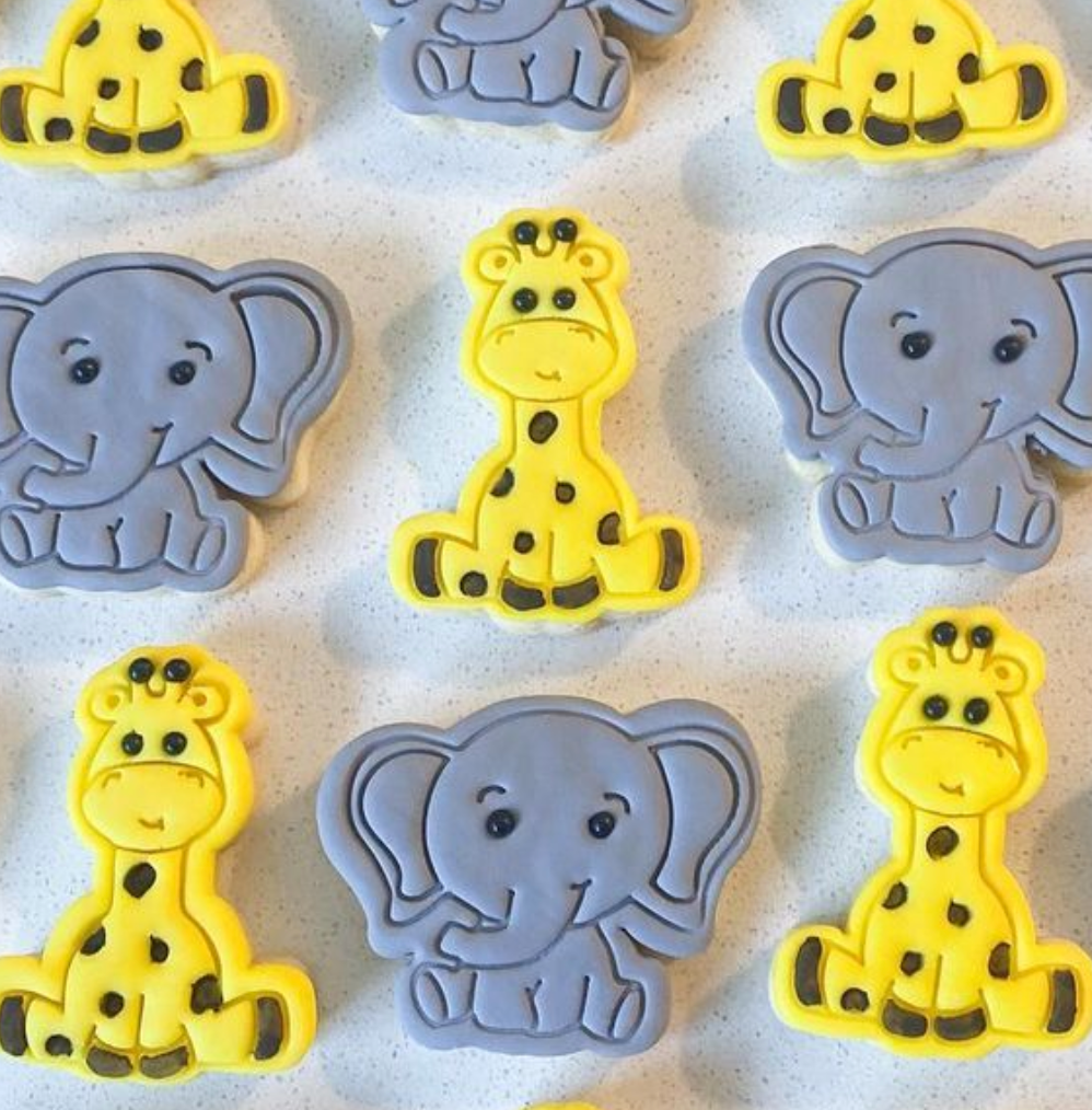 Plastic Cookie Cutter + Fondant Embosser – Baby Giraffe