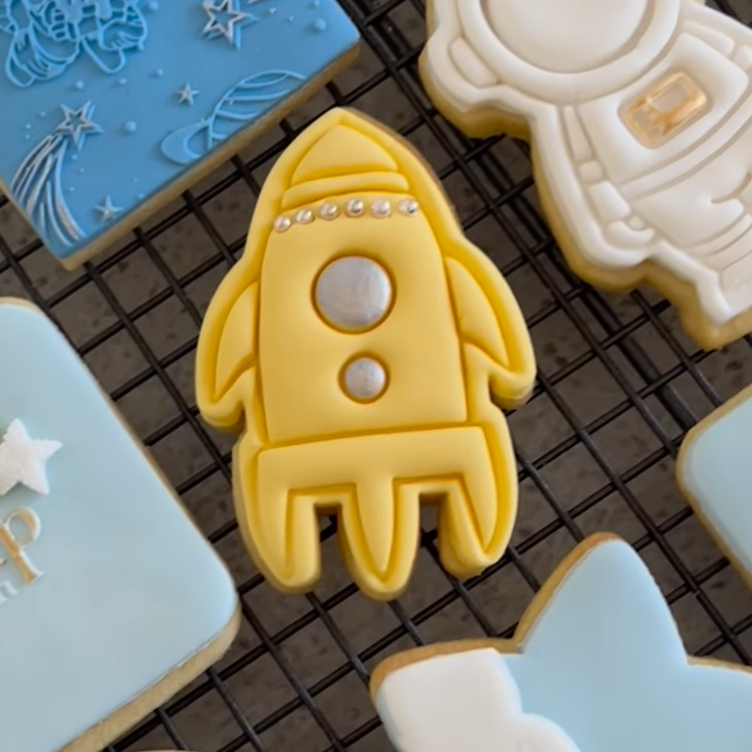 Plastic Cookie Cutter + Cookie Stamp – Spacecraft