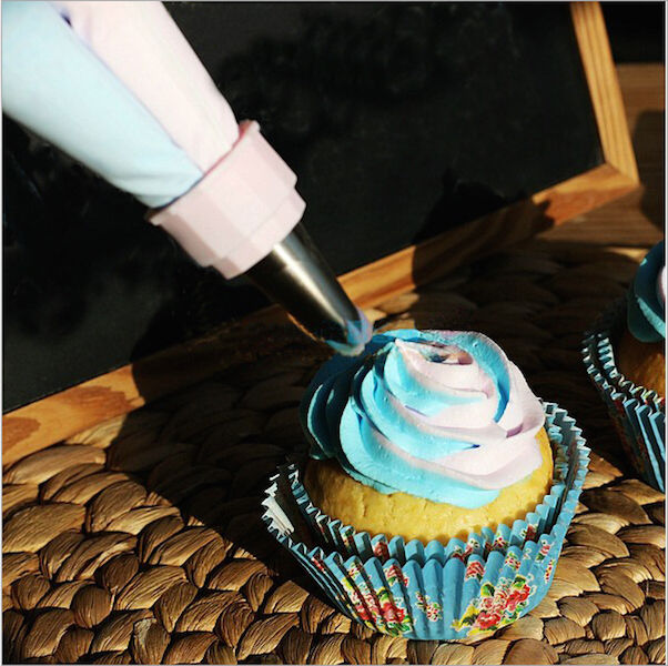 Tone Icing Pastry Piping Bag with Coupler and Nozzle Cakers